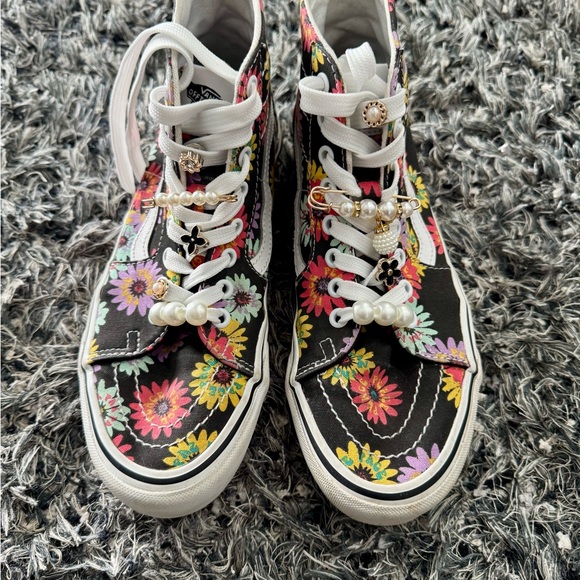 Women’s Boho Floral Vans Sk8-Hi With Custom Charms size 9 - Picture 4 of 9